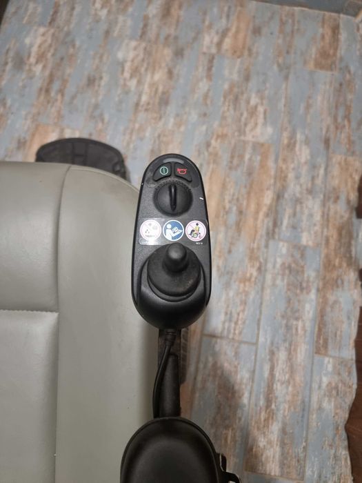 Cărucior electric Jazzy Pride