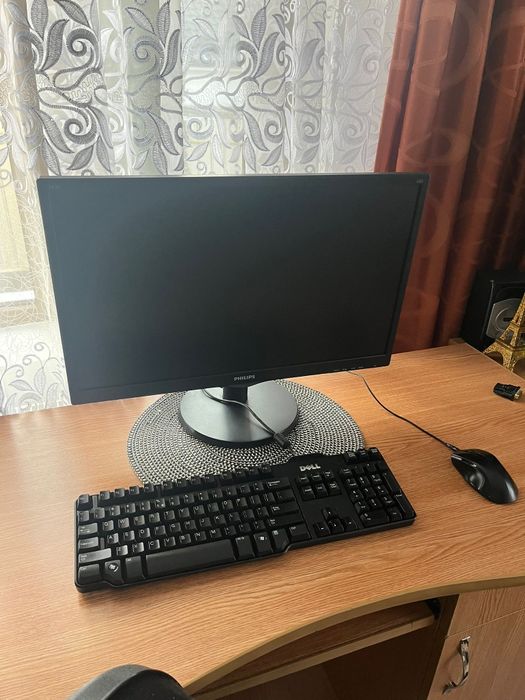 Monitor Philips ,Tastatura, Mouse.