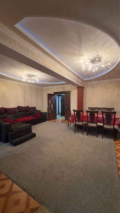 Юнусабад 19 квартал (Узмайл) 4/1/5 (большой огород, парковка, подвал)