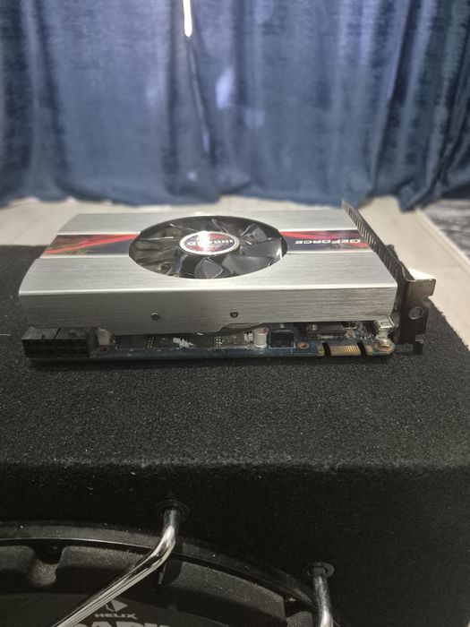 Placa video GTX 560 de 1GB ddr5