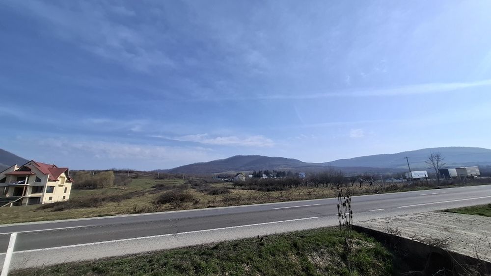 Teren intravilan zona Crainimat la stradă