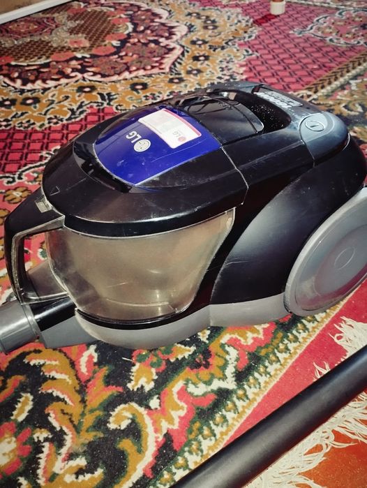 Продаю Пылесос LG