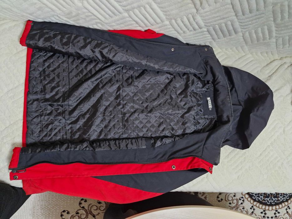 Продаётся осенняя детская куртка