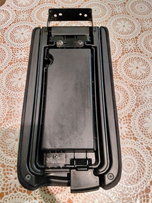 Капак подлакътник за Mitsubishi Outlender 2