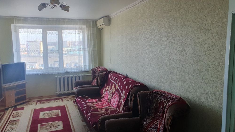 Продам 4х комнатную квартиру на 8м-не