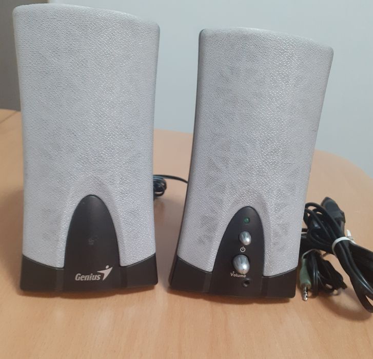 Vând Sistem de 2 Difuzoare Hifi  GENIUS Multimedia