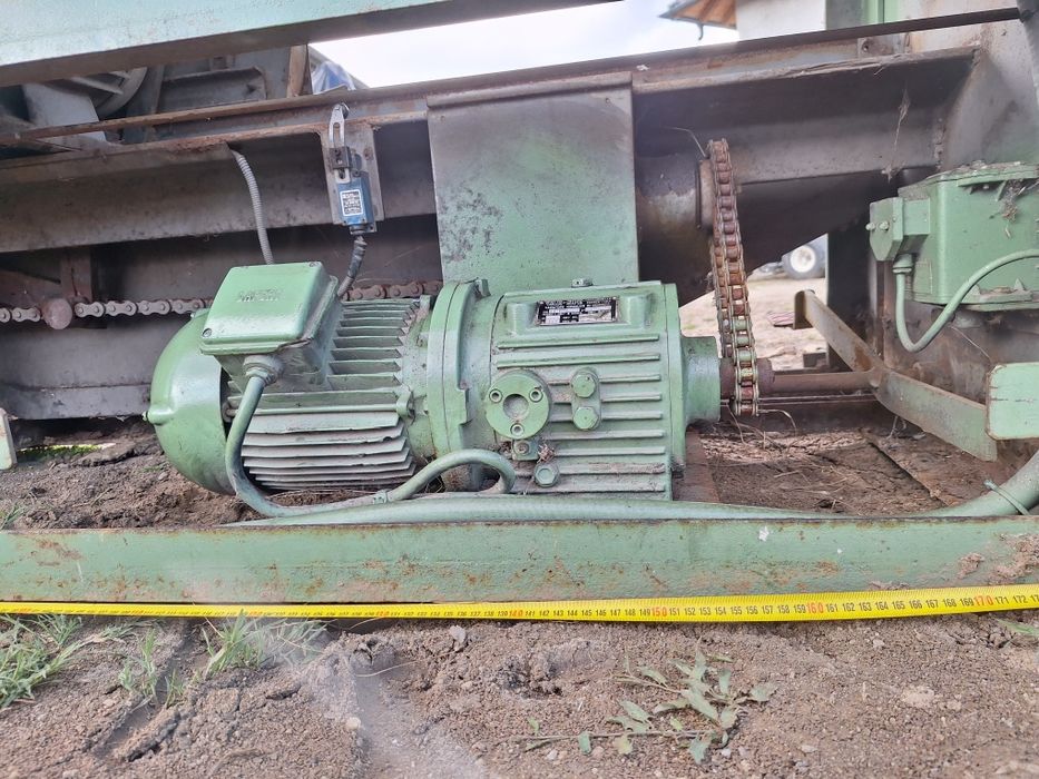 Fierastrau circular masina taiat retezat lemn cherestea