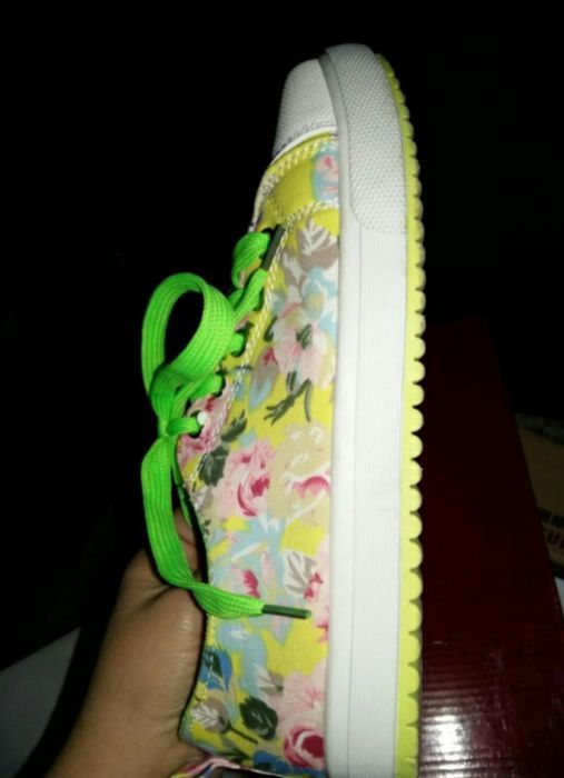 Яркие макасины