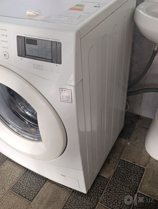 8 кг  LG invertir Mator   прадаю срочна