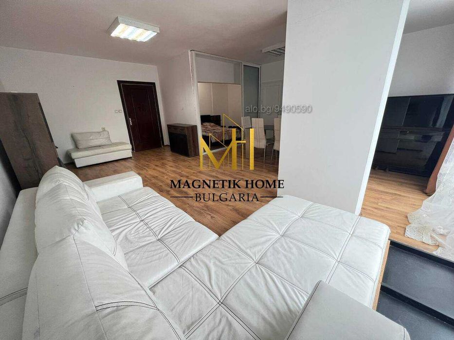 Дава се под наем Двустаен апартамент в Бургас, Център - 55 кв.м за 357 € - Снимка #1