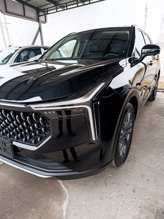 Автомобил Bestune T55