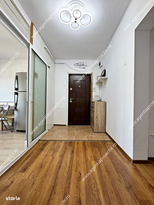 Apartament 3 camere, decomandat– Micro 20-77 mp