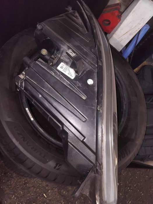 Фейсов Фар за Tesla S