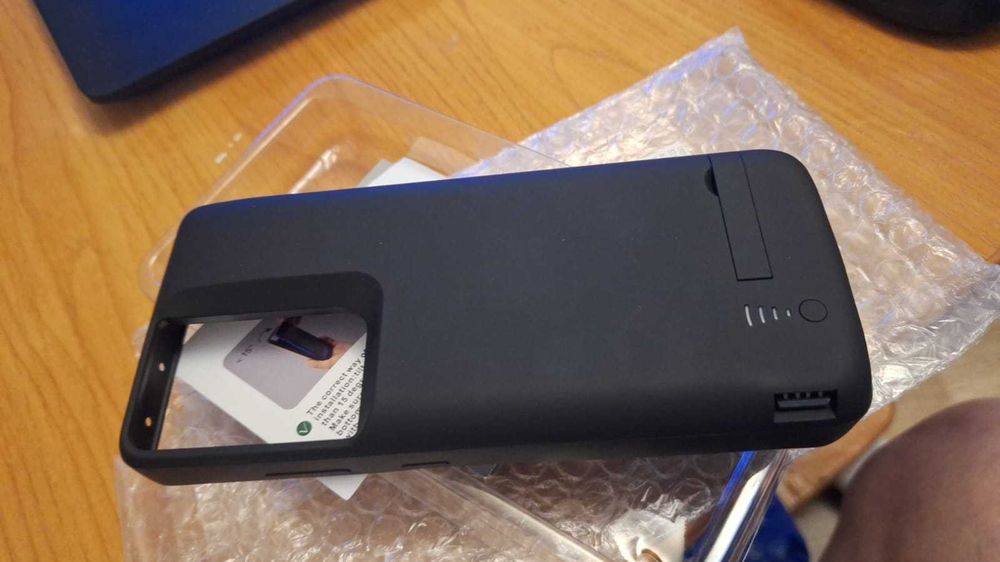 Продам новый чехол-аккумулятор на Galaxy S 21 Ultra
