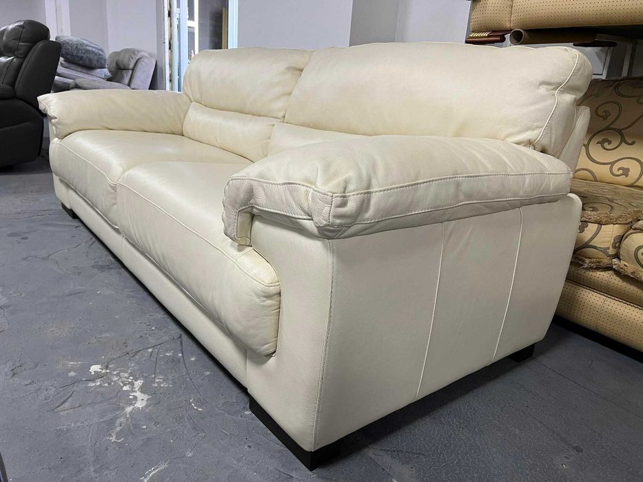 Светло кремав кожен диван тройка