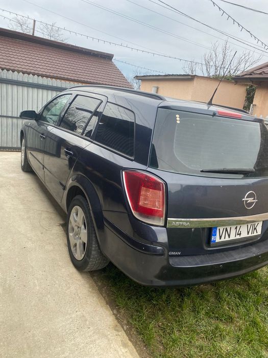Se vinde opel astra H brek 1.7 an 2009