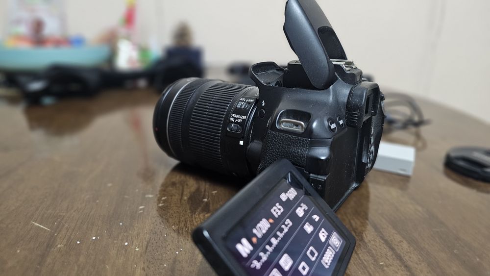 Фотоаппарат Canon 650d