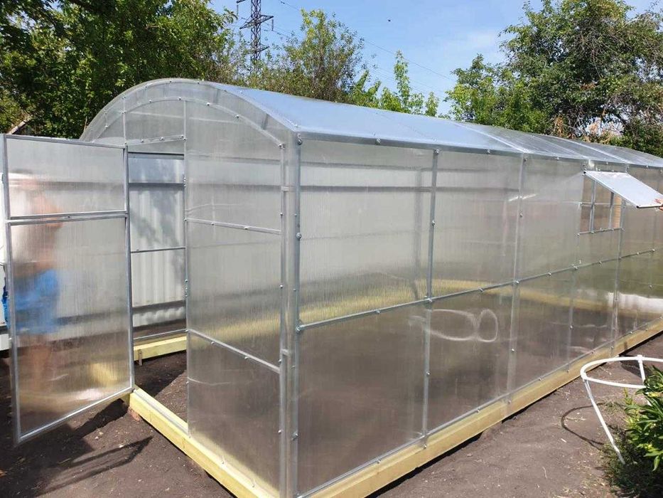 Теплицы оцинкованные прямостенные