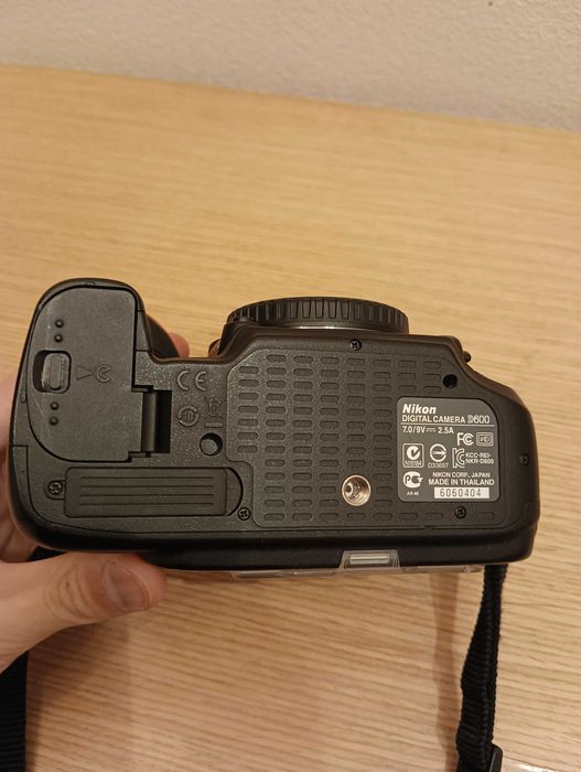 Камера Nikon D600