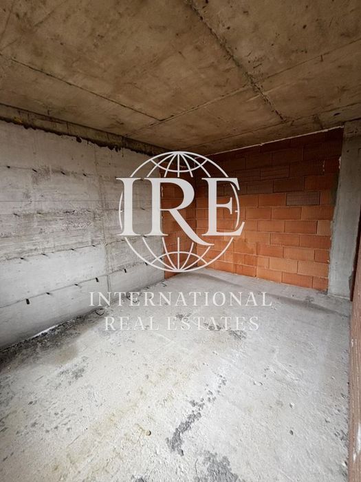 Продава се Тристаен апартамент в Варна, Галата - 96 кв.м за 898 €/кв.м - Снимка #3