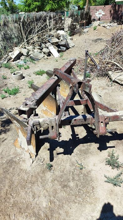 Трактор тележка сока