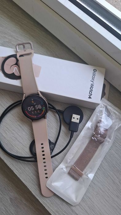 Galaxy watch4 часовник