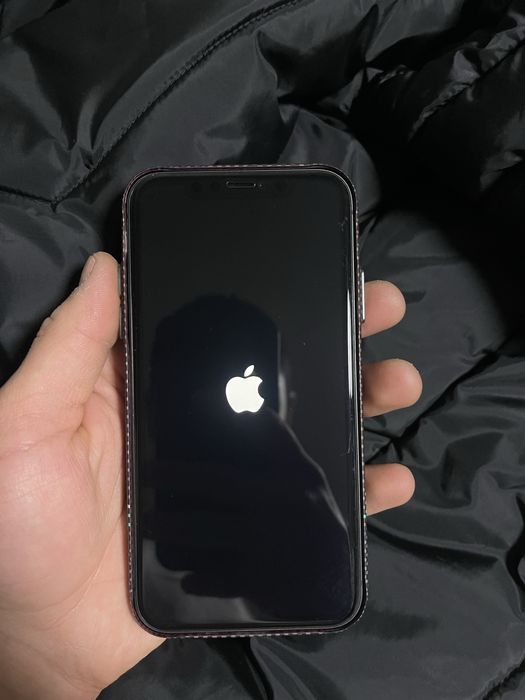 продам iPhone 11