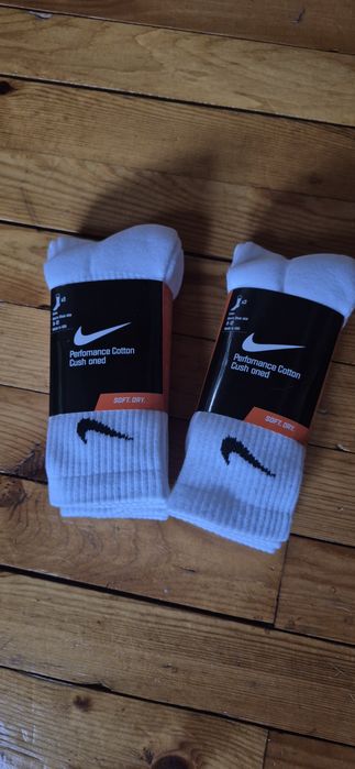 Nike бели чорапи