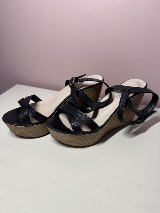 Босоножки на платформе