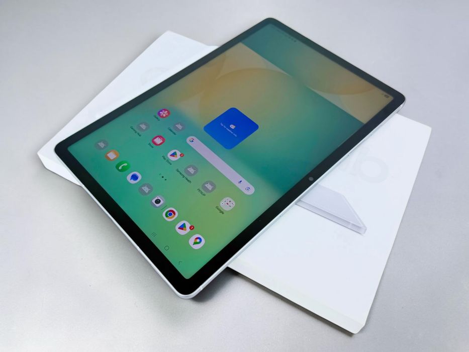 Samsung Galaxy S10 FE 10,9 5G 128GB 8RAM Silver Отличен Гаранция!