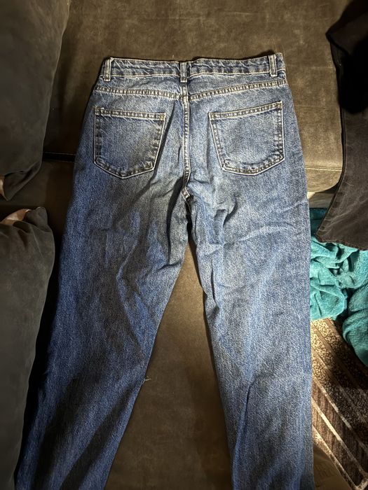 Дънки и кожен клин