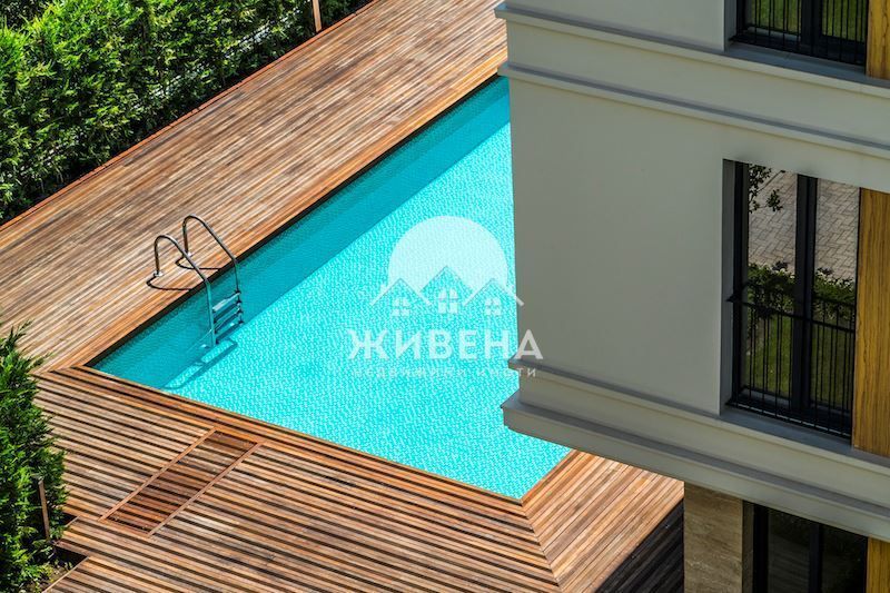 Продава 3-стаен апартамент, кв. Бриз, до Обръщача
