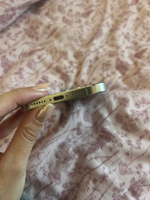 iPhone 16 pro Max titanium 256Gb бял