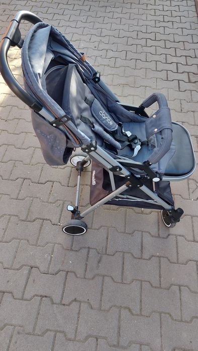 Vând cărucior Chipolino Clarice