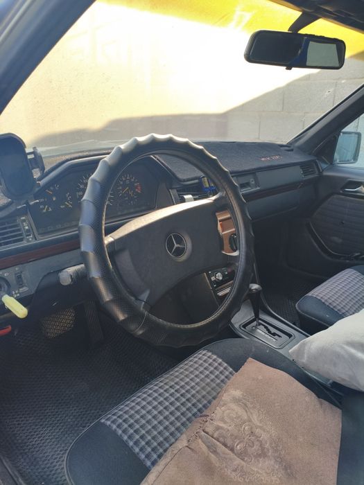 Продам Мерседес 124