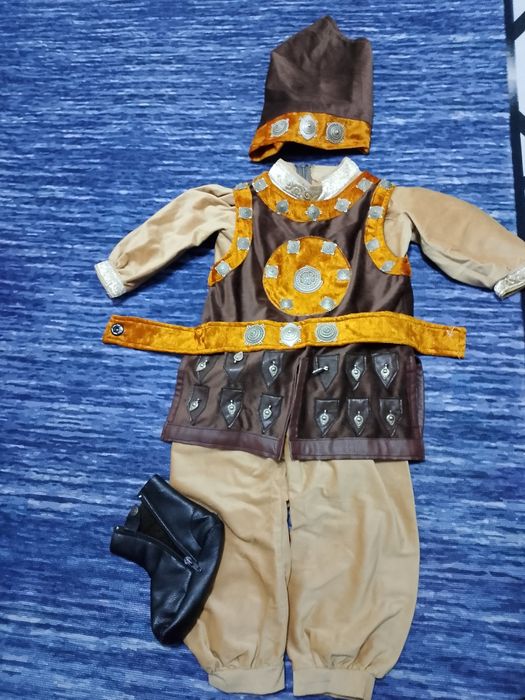 1 жастағы балаға батырдың киімін сатамын