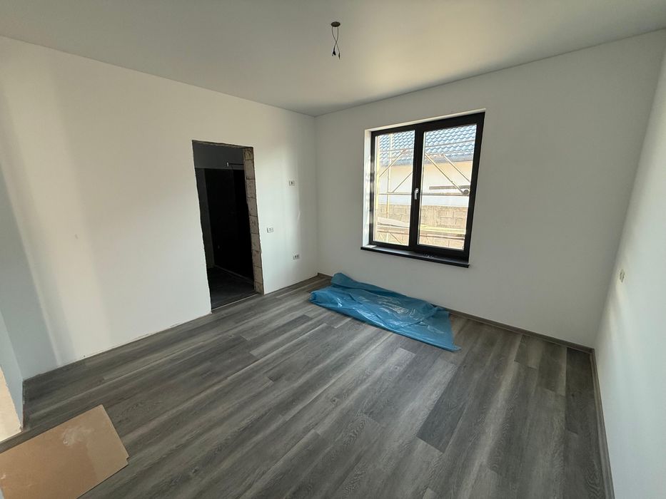 Vânzare Casă 4 Camere + Terasă - Eleganță și Confort