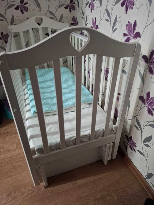 Манеж б/у в хорошем состоянии