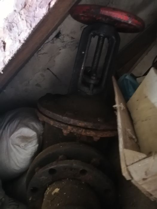 Задвижка чугунная 150 с фланцем