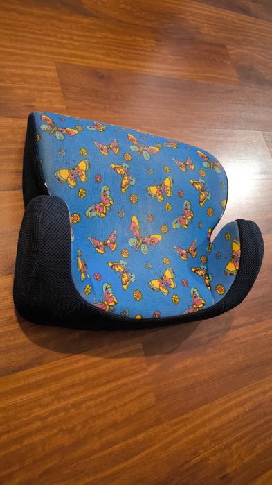 Автомобильные сидушки для деток.