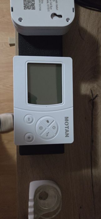 Termostat wireless rudimentar  MOTANN