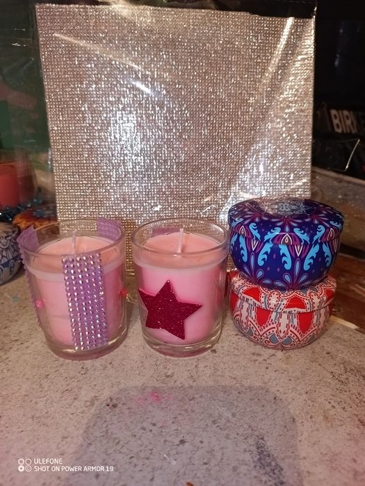 Lumânări decorative parfumate și neparfumate