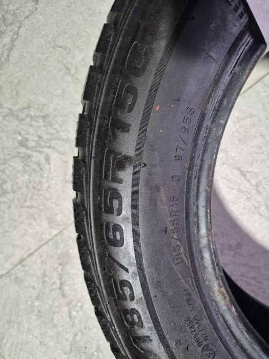 Vând cauciucuri 185/65/15 C M+S 2 buc  imp Germania