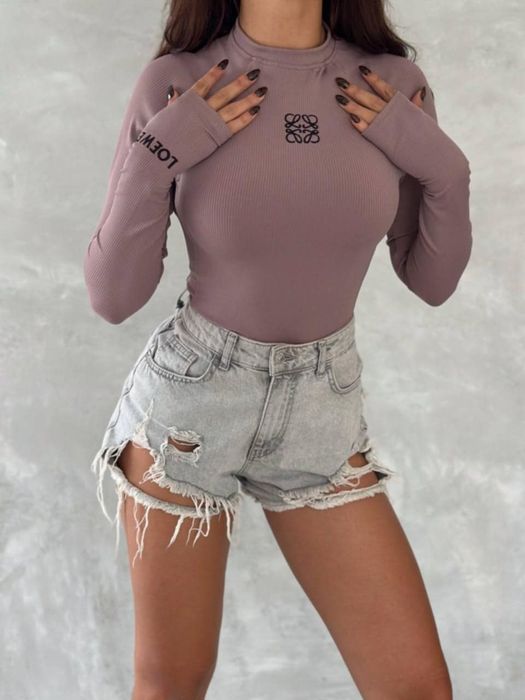 Разпродажба на дамски дрешки