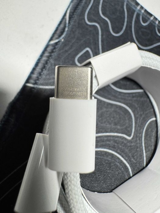 Cablu de date Apple 240W (2m), nou