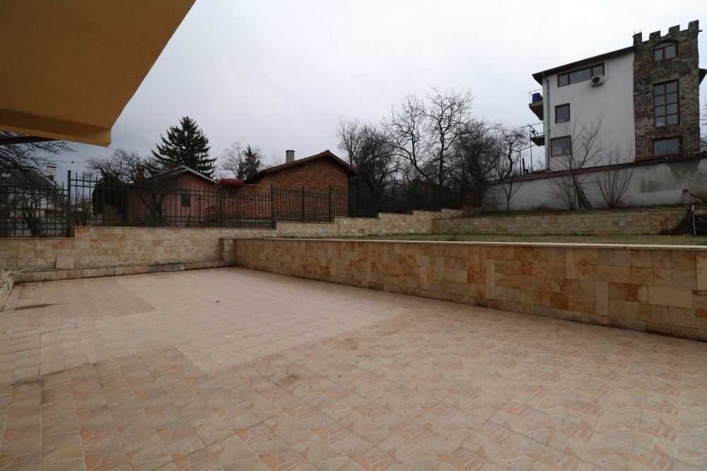 тристаен апартамент в Симеоново