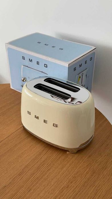 Тостер Smeg TSF01CREU