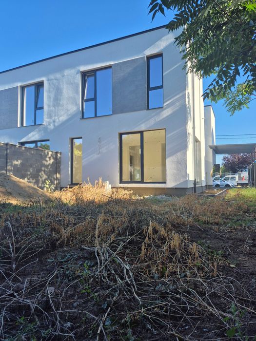 Vand vila in duplex Lipovei Iulius Mall