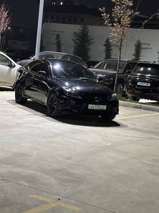 polniy privod lexus is 250 sotiladi