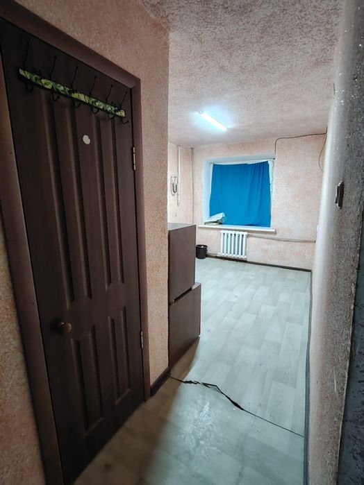 Продам пустое коммерческое помещение.